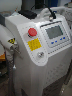 60 Hz Diode 808nm Laser Hair Removal Machines For Hairline , Lip Hair Removal